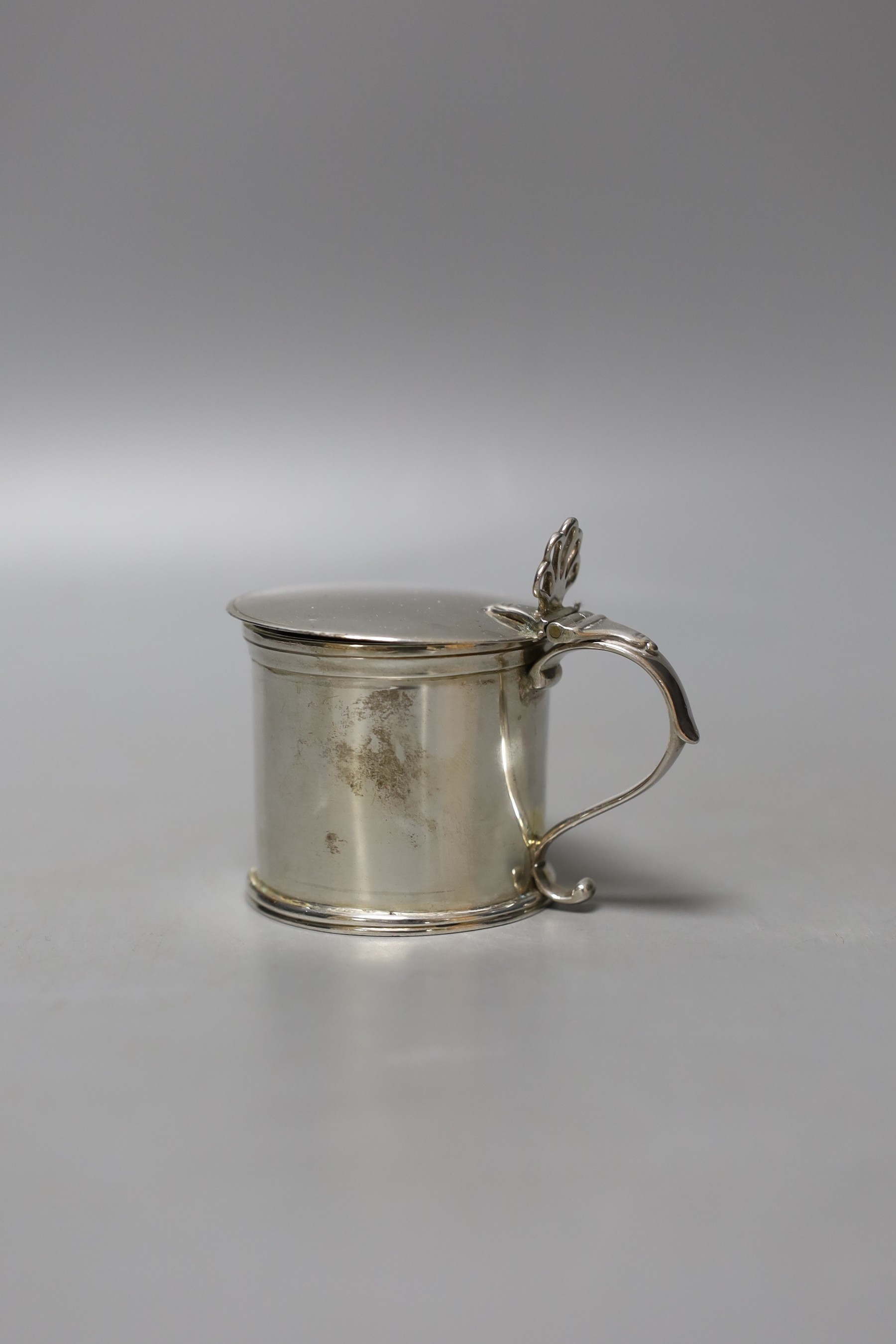 A late 18th century provincial silver mustard pot, William Stalker & John Mitchison, Newcastle, circa 1790, height 66mm.